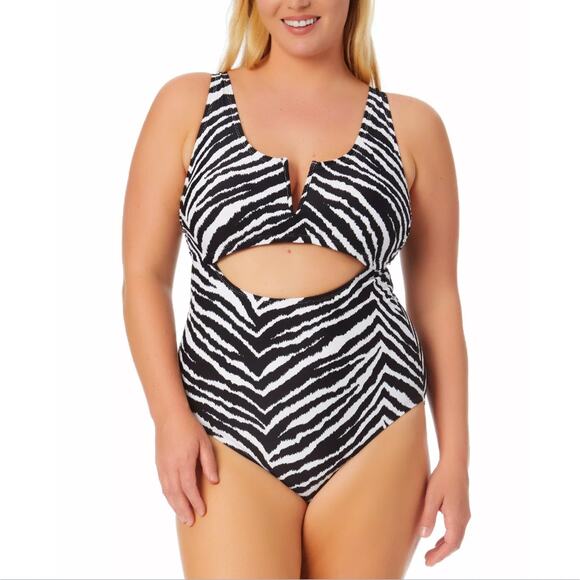 California Waves Women Trendy Zebra Cutout One-Piece Swimsuit Plus Size 22/24 - Picture 1 of 5